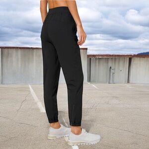 Lululemon Adapted State Jogger Black Size 6 Zip Cuff Quick-Dry Sweat-Wicking